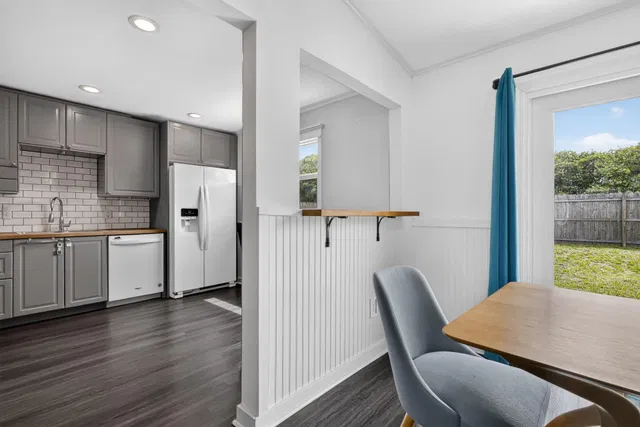 Residence photo 12