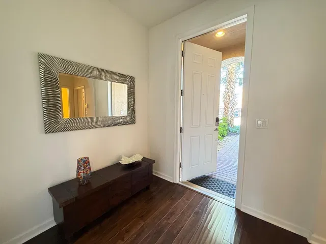 Residence photo 5
