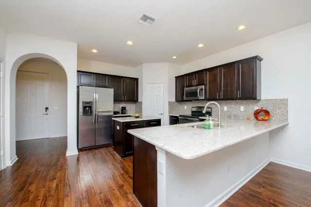 Residence photo 16