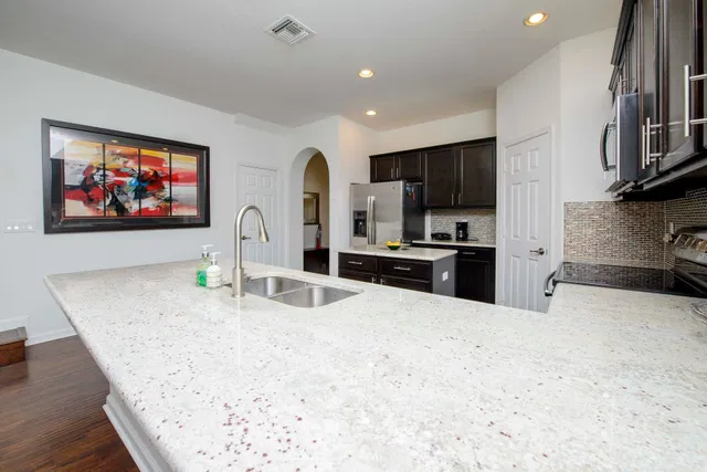 Residence photo 18