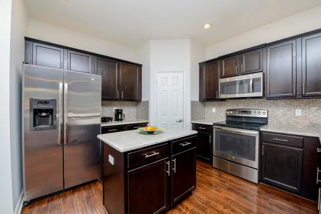 Residence photo 20