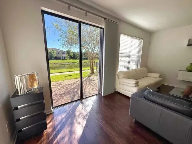 Residence photo 28