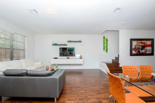Residence photo 32