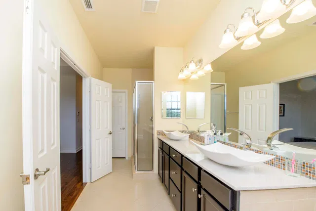 Residence photo 41