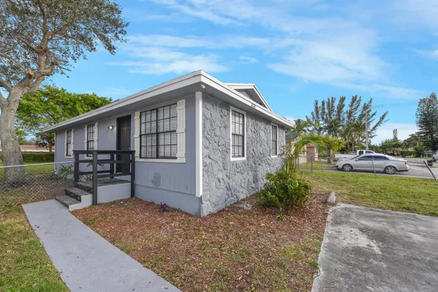 Residence photo 16
