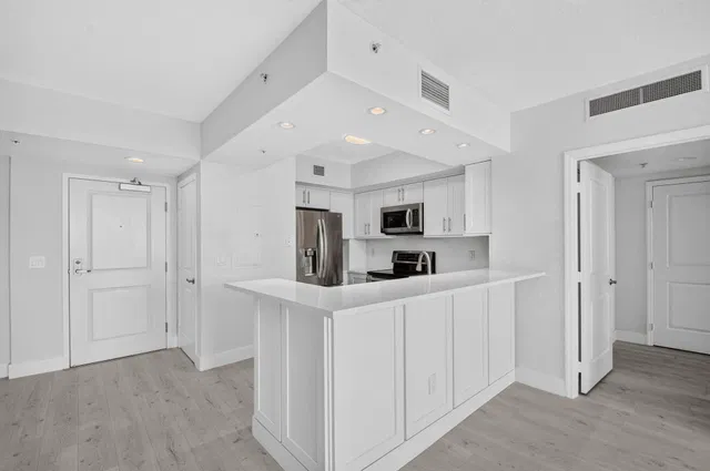 The Metropolitan Unit 409 photo 7