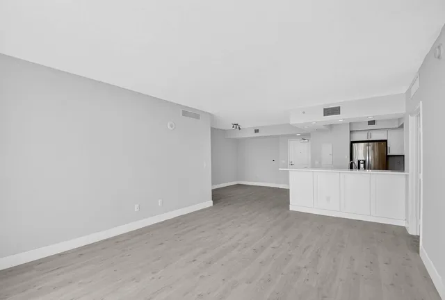The Metropolitan Unit 409 photo 12