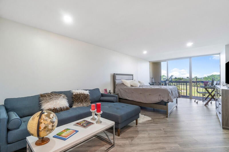 Consulate Place Unit 406 photo 15