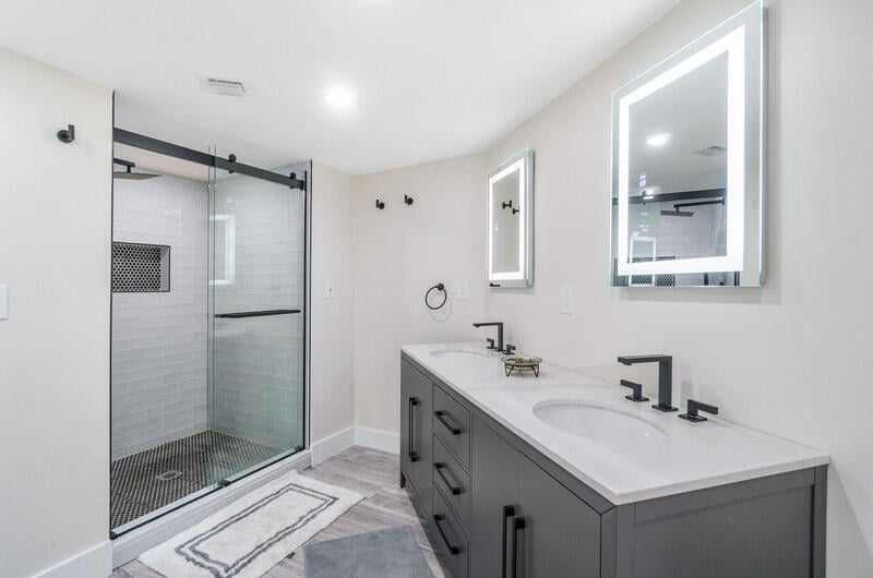 Consulate Place Unit 406 photo 18