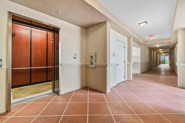 Residence photo 48