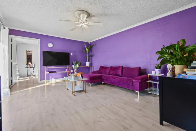 Residence photo 18