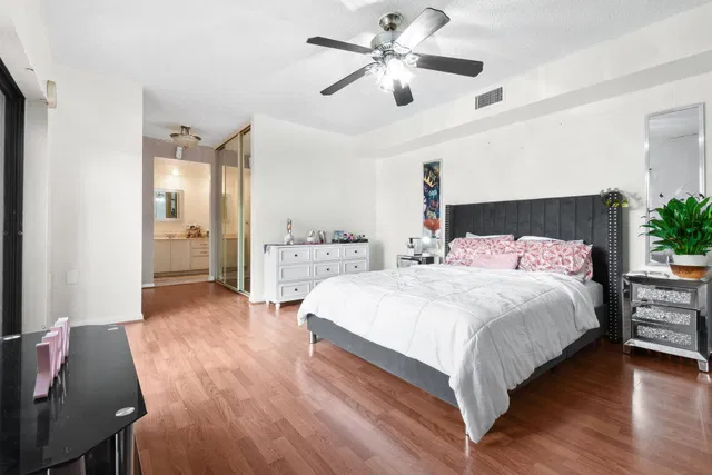 Residence photo 24