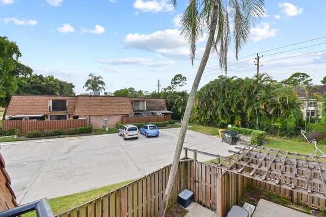 Residence photo 29