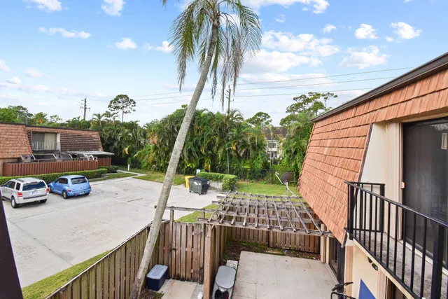 Residence photo 35