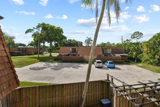 Residence photo 36