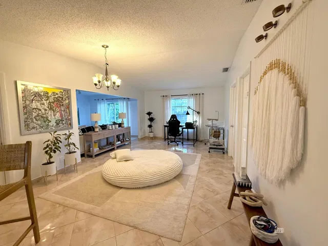 Residence photo 9