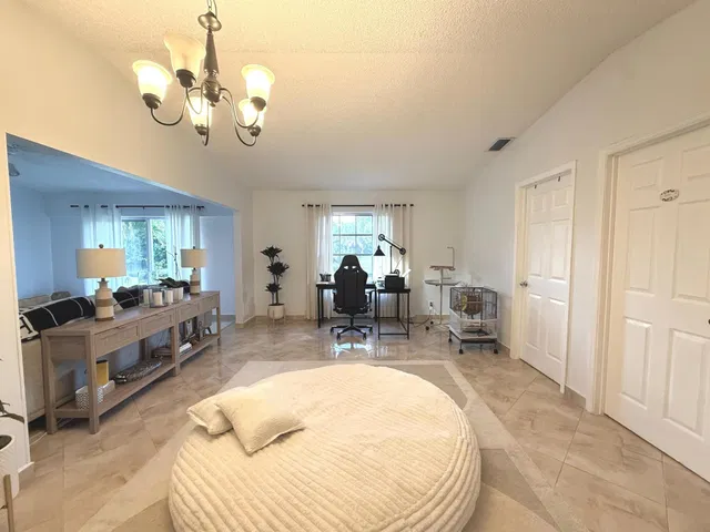 Residence photo 10