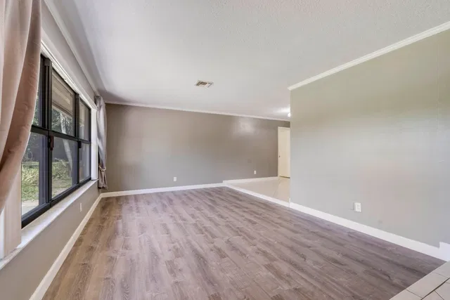 Residence photo 6