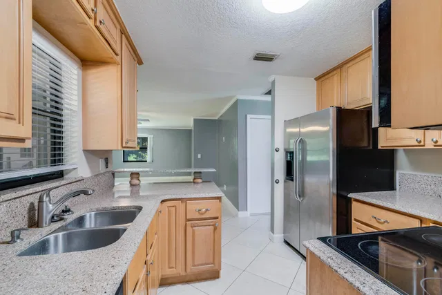 Residence photo 9