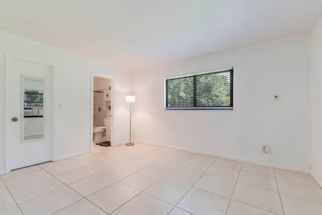 Residence photo 17