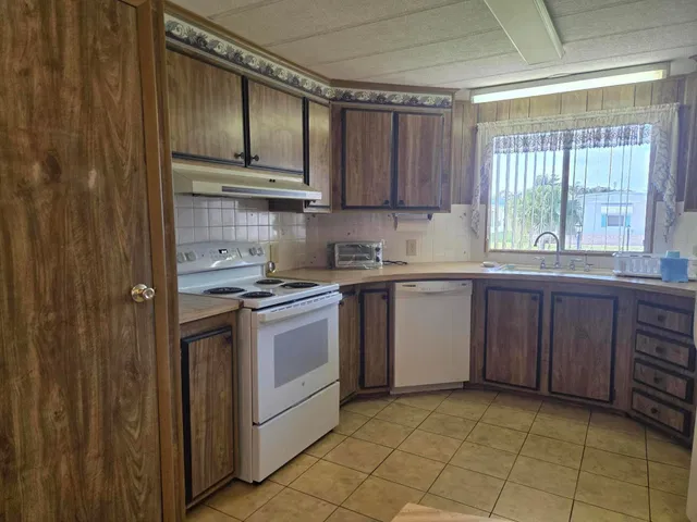 Residence photo 6