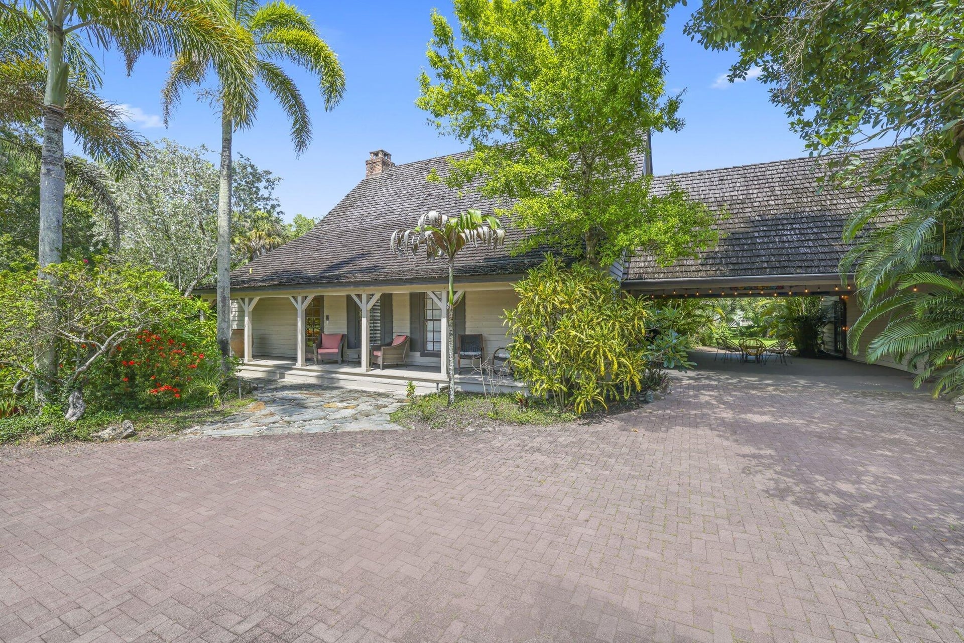 Residence photo 2