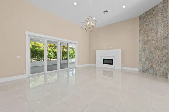Residence photo 10