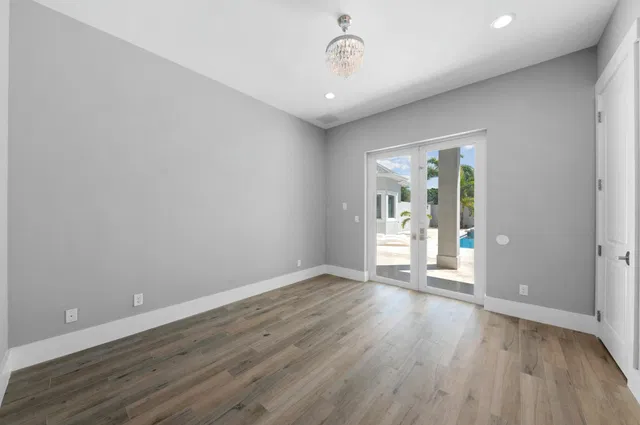 Residence photo 32
