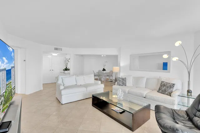 550 S Ocean Boca Unit 1003 photo 4