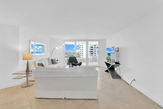 550 S Ocean Boca Unit 1003 photo 7