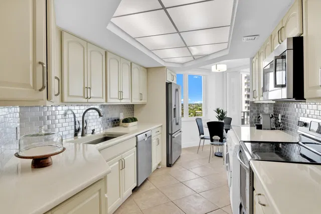 550 S Ocean Boca Unit 1003 photo 14