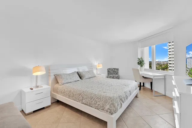 550 S Ocean Boca Unit 1003 photo 18