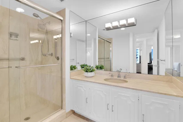 550 S Ocean Boca Unit 1003 photo 22