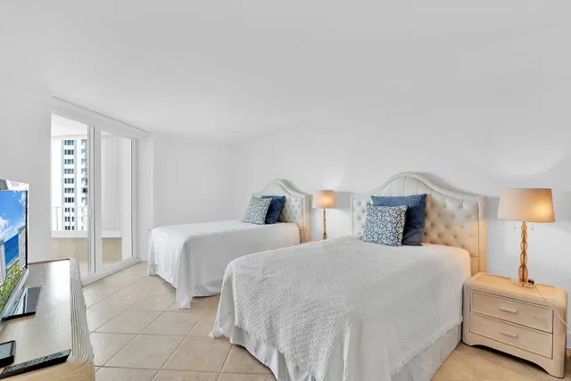 550 S Ocean Boca Unit 1003 photo 23
