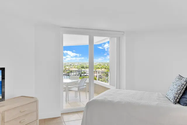550 S Ocean Boca Unit 1003 photo 24