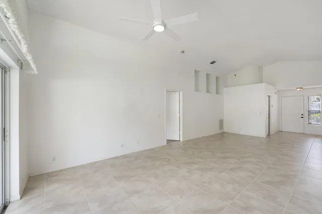  Residence photo 25