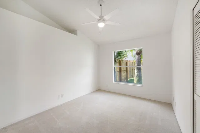  Residence photo 26