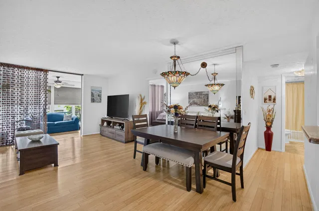 Unit 204 photo 6