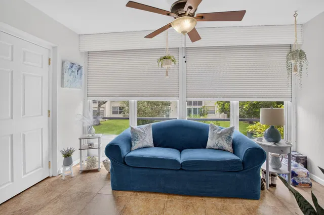 Unit 204 photo 11
