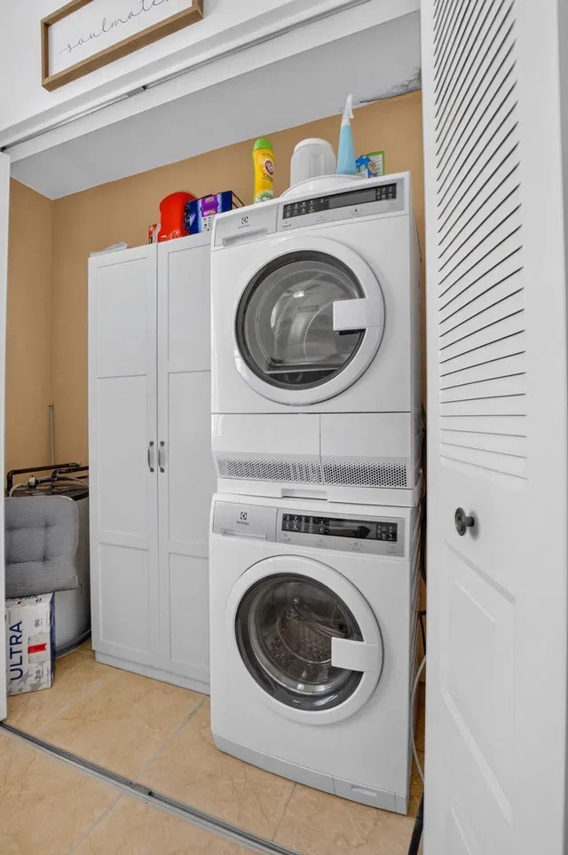 Unit 204 photo 19