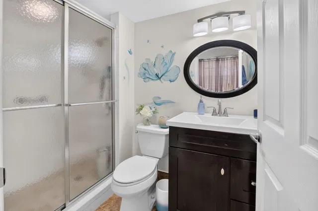 Unit 204 photo 24