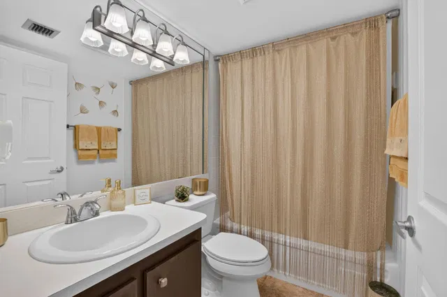 Unit 204 photo 29