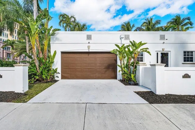 Residence photo 2