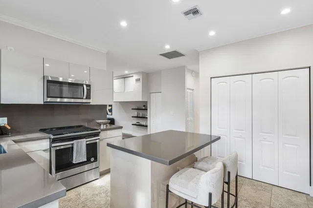 Residence photo 9