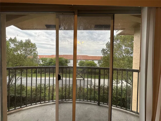 Unit 113 photo 6