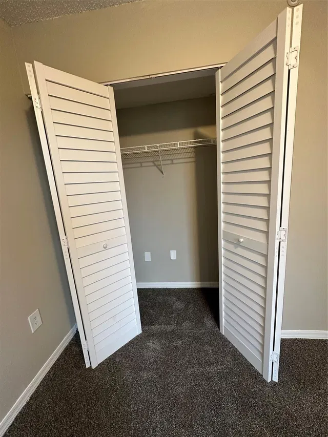 Unit 113 photo 18