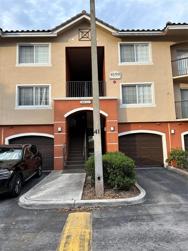 Unit 113 photo 21