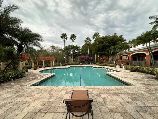 Unit 113 photo 24