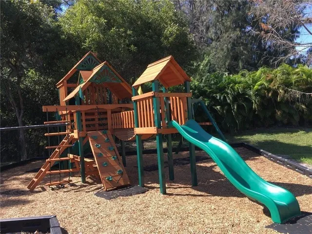 Unit 113 photo 32