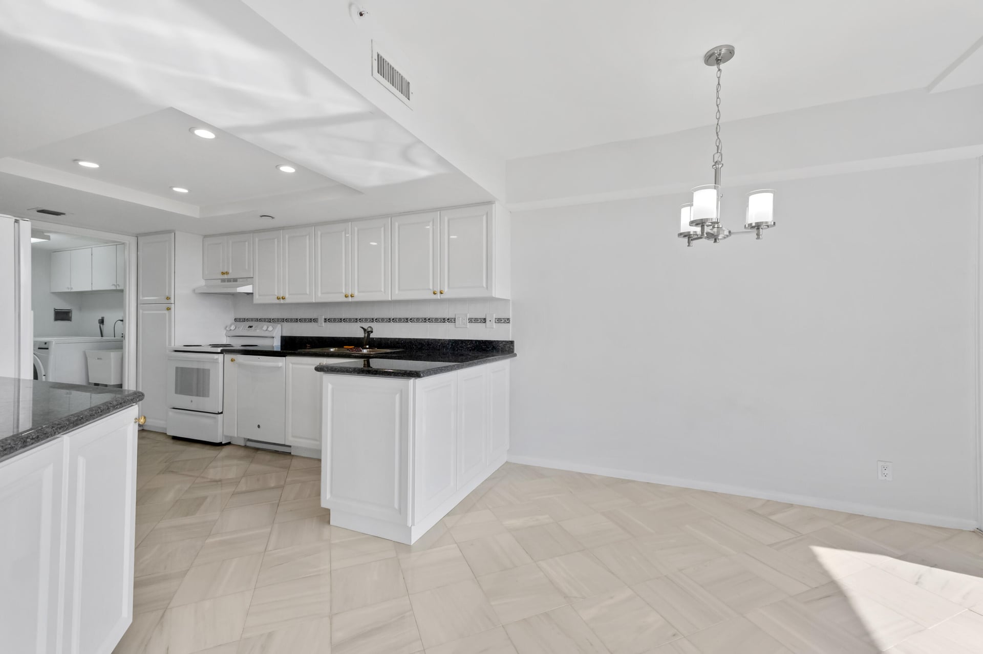 Consulate Place Unit 1004 photo 13